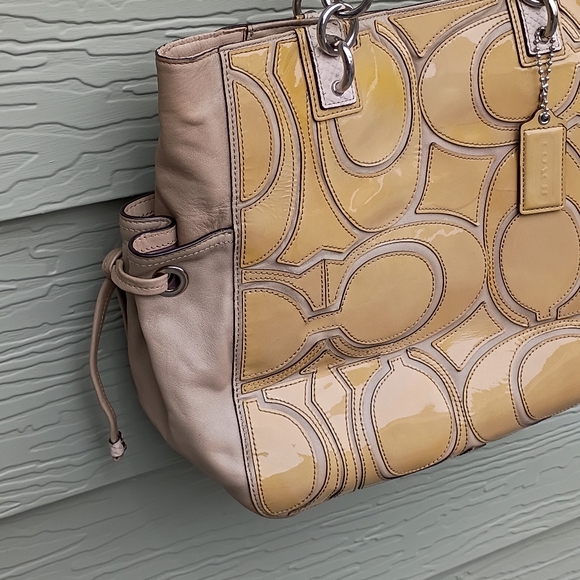 Coach Signature Beige Patent Leather Logo Tote Bag K1071-16449 Vintage - Picture 13 of 13